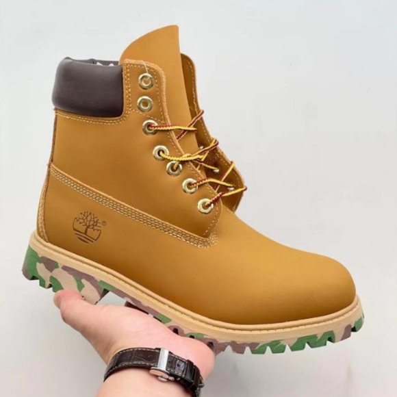 High Top outdoor hiking Martin shoes